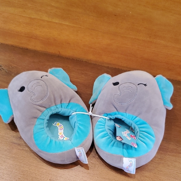 NWT Squishmallows elephant slippers Kids Size 2/3 - Picture 1 of 5